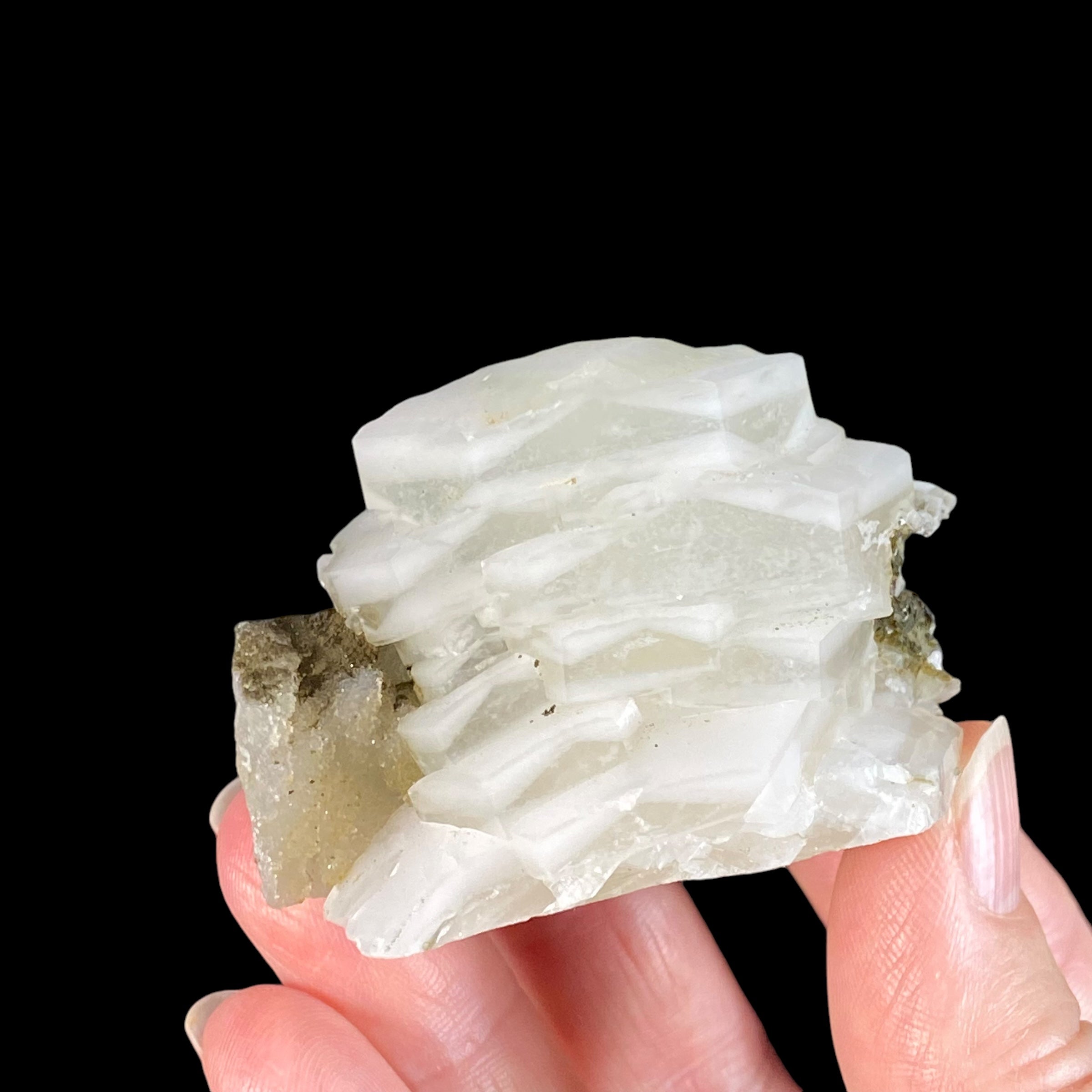 Fluorescent Hexagonal Sandwich Calcite Crystals with Hedenbergite on Matrix