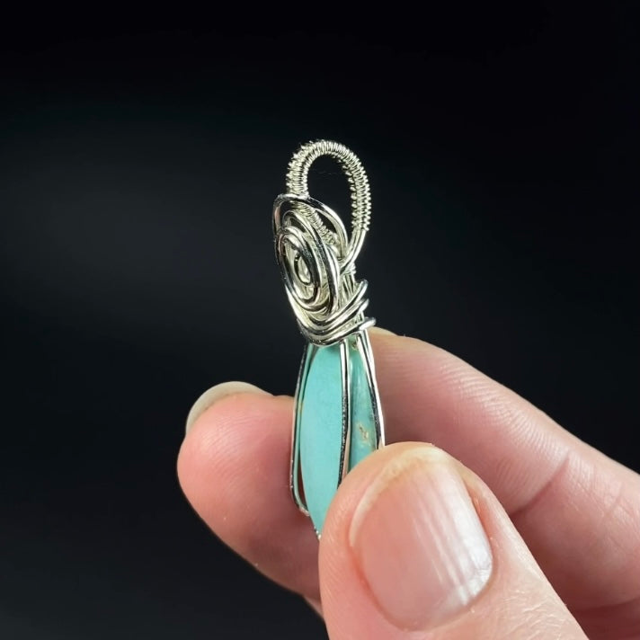 Vintage Nevada Turquoise Cabochon & Sterling Silver Wire Wrapped Pendant