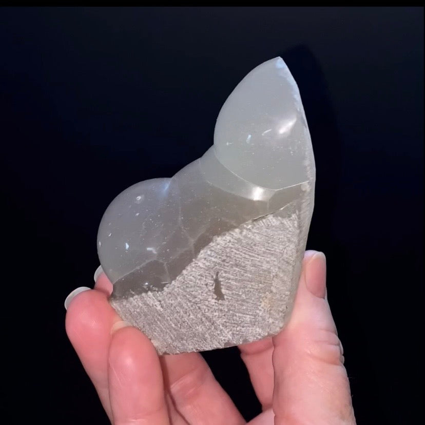 Botryoidal Chalcedony Formed in Basalt Vesicle – Maharashtra, India