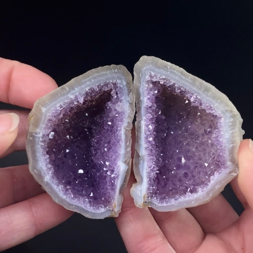 Complete Amethyst Geode from Maharashtra, India