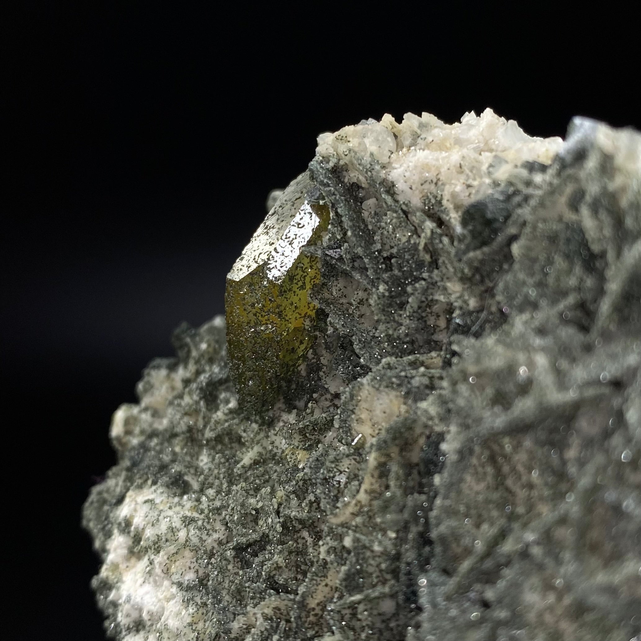 Titanite with Cleavelandite, Clinochlore & Adularia