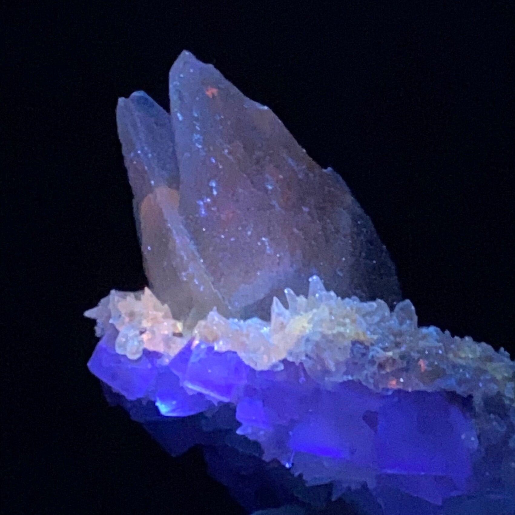 Twin Scalenohedral Dogtooth Calcite with Fluorite, Fluorescent with Long Wave UV