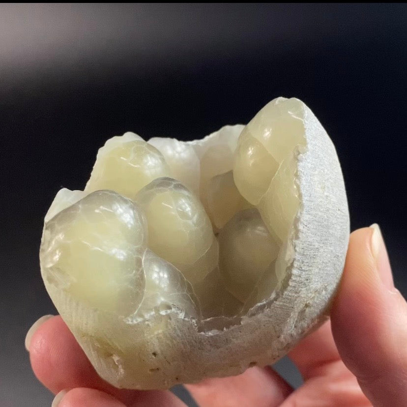 Botryoidal Gray Chalcedony with Phantom Internal Domes – Maharashtra, India