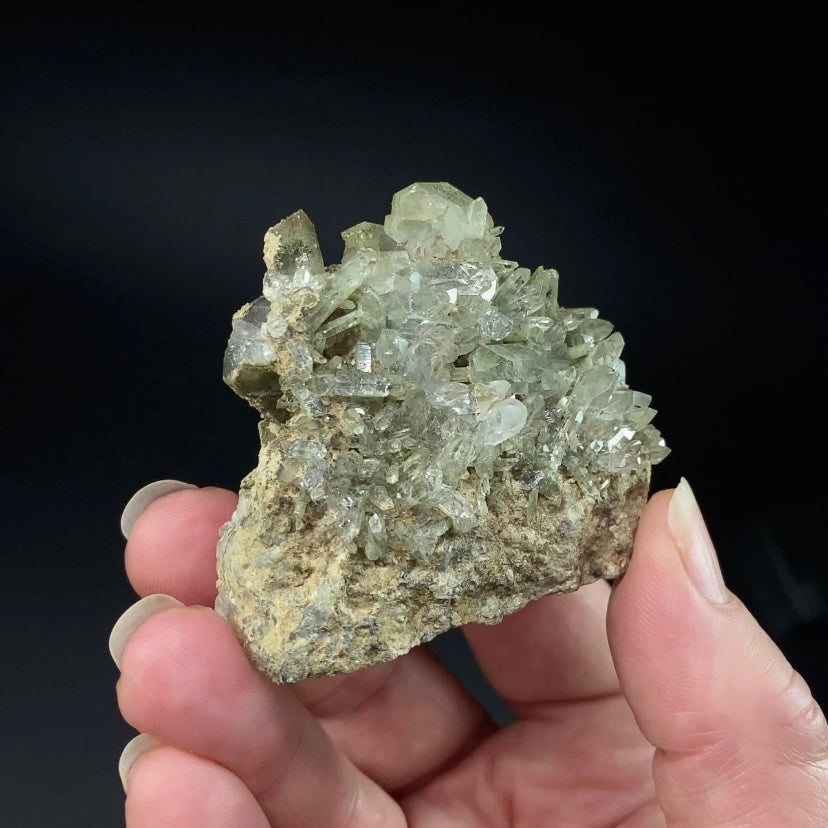 Chlorite Included Quartz Cluster