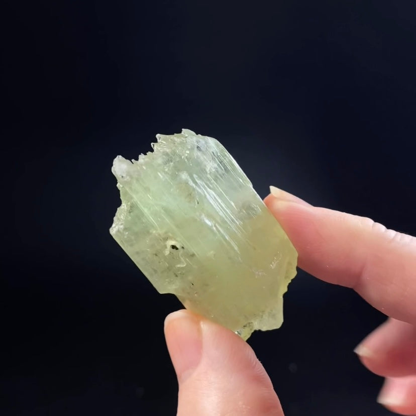 Yellow Spodumene Triphane Crystal Fluorescent Yellow Kunzite