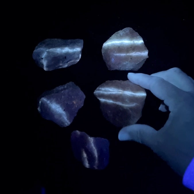 Fluorescent Aragonite “Lightning Bolt” on Calcite from Long Lake Zinc Mine, Ontario, Canada