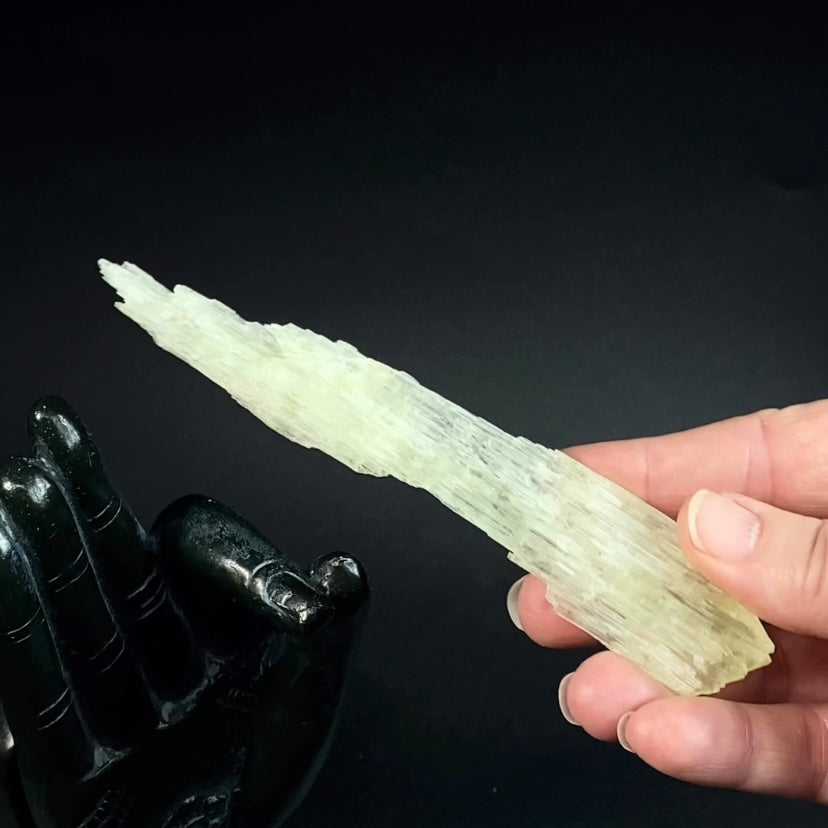 Etched Yellow Triphane Spodumene Crystal Yellow Kunzite, Fluorescent