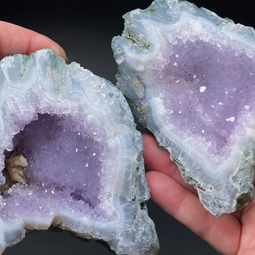 Complete Amethyst Geode from Maharashtra, India