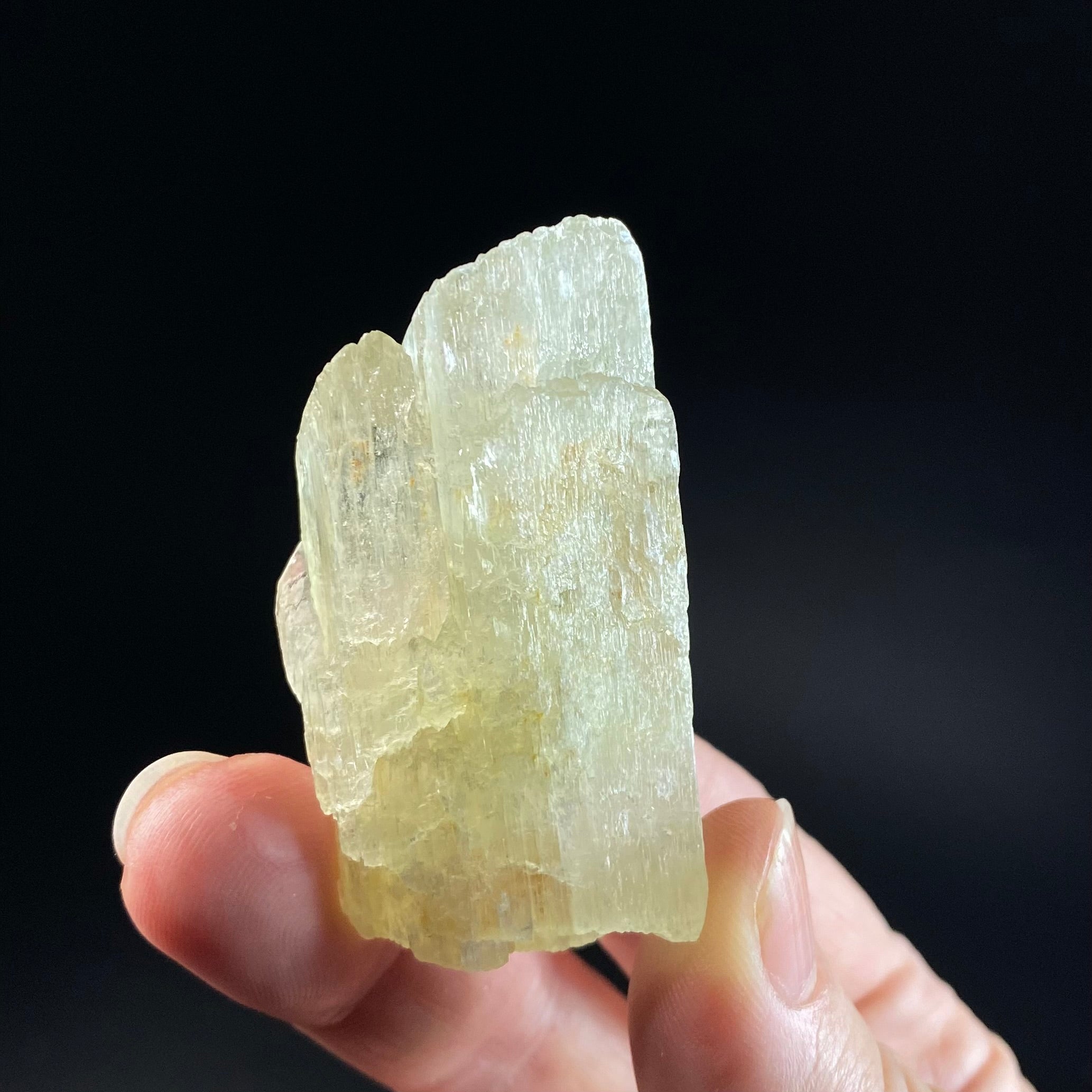 Yellow Spodumene Triphane Crystal Fluorescent Yellow Kunzite with Self Healed Termination
