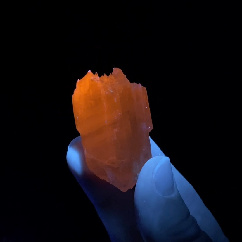 Yellow Spodumene Triphane Crystal Fluorescent Yellow Kunzite