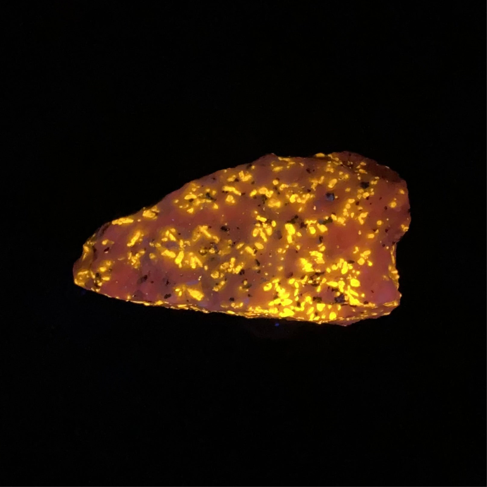 Fluorescent Wollastonite on Calcite, Nobel Pit, Sterling Hill Mine, New Jersey