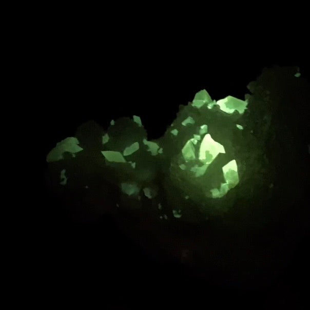 Phosphorescent Golden Honey Calcite Crystals on Druzy Quartz in Basalt Pocket