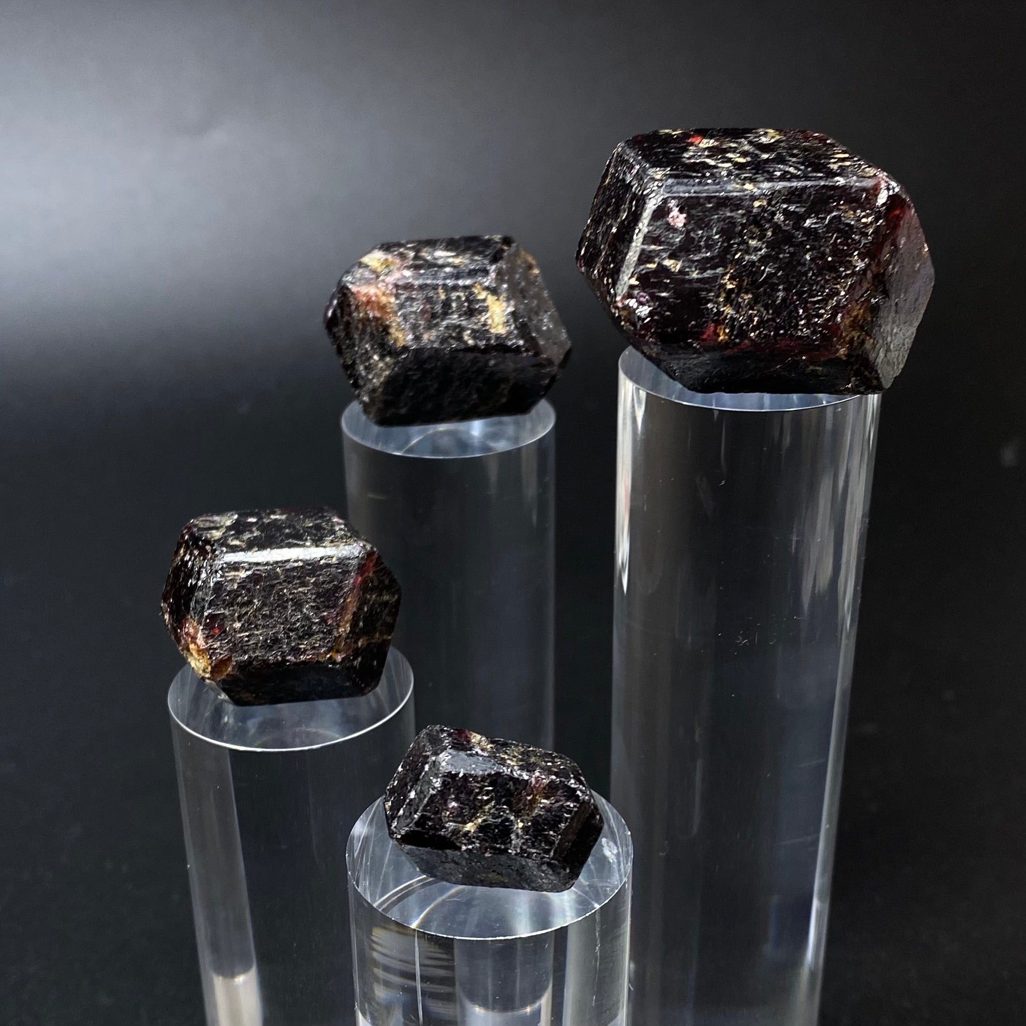 ONE (1) Almandine Garnet Crystal - 4 Sizes Available
