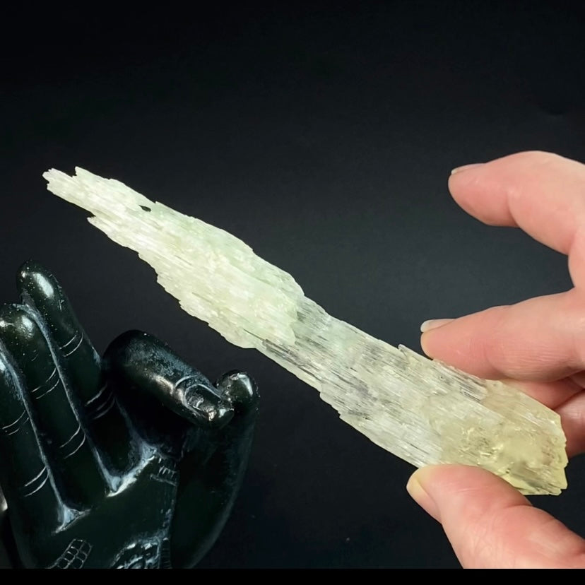 Etched Yellow Triphane Spodumene Crystal Yellow Kunzite, Fluorescent