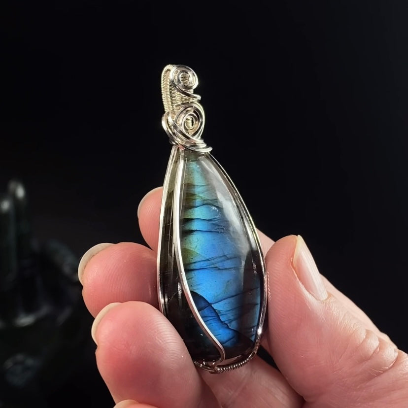 Blue Flash Labradorite & Sterling Silver Wire Wrapped Pendant with Simple Swirl Design
