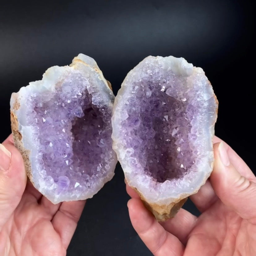 Complete Amethyst Geode from Maharashtra, India