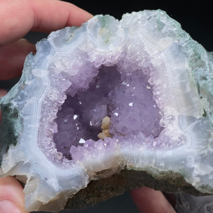 Complete Amethyst Geode from Maharashtra, India