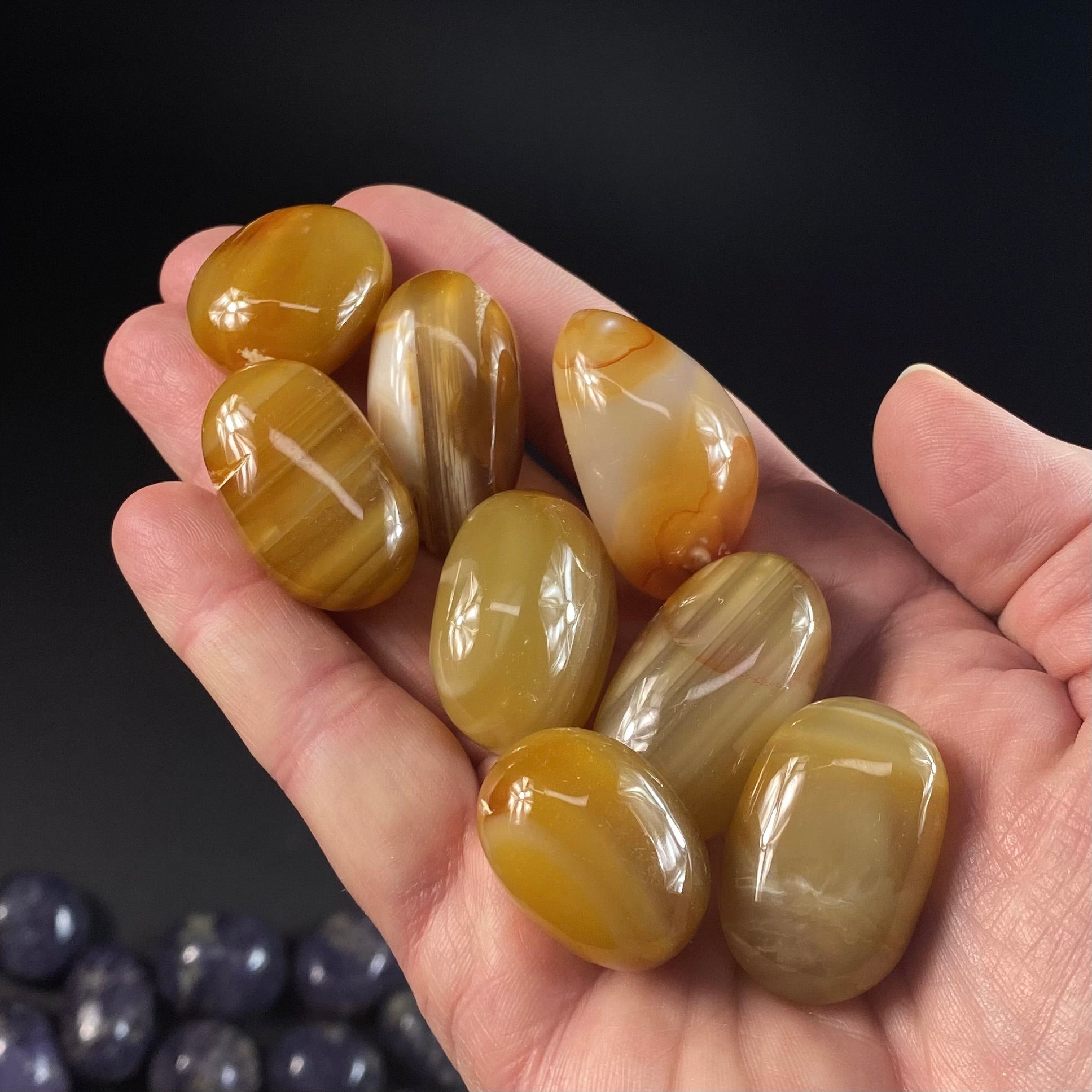 ONE Agate Tumbled Stone