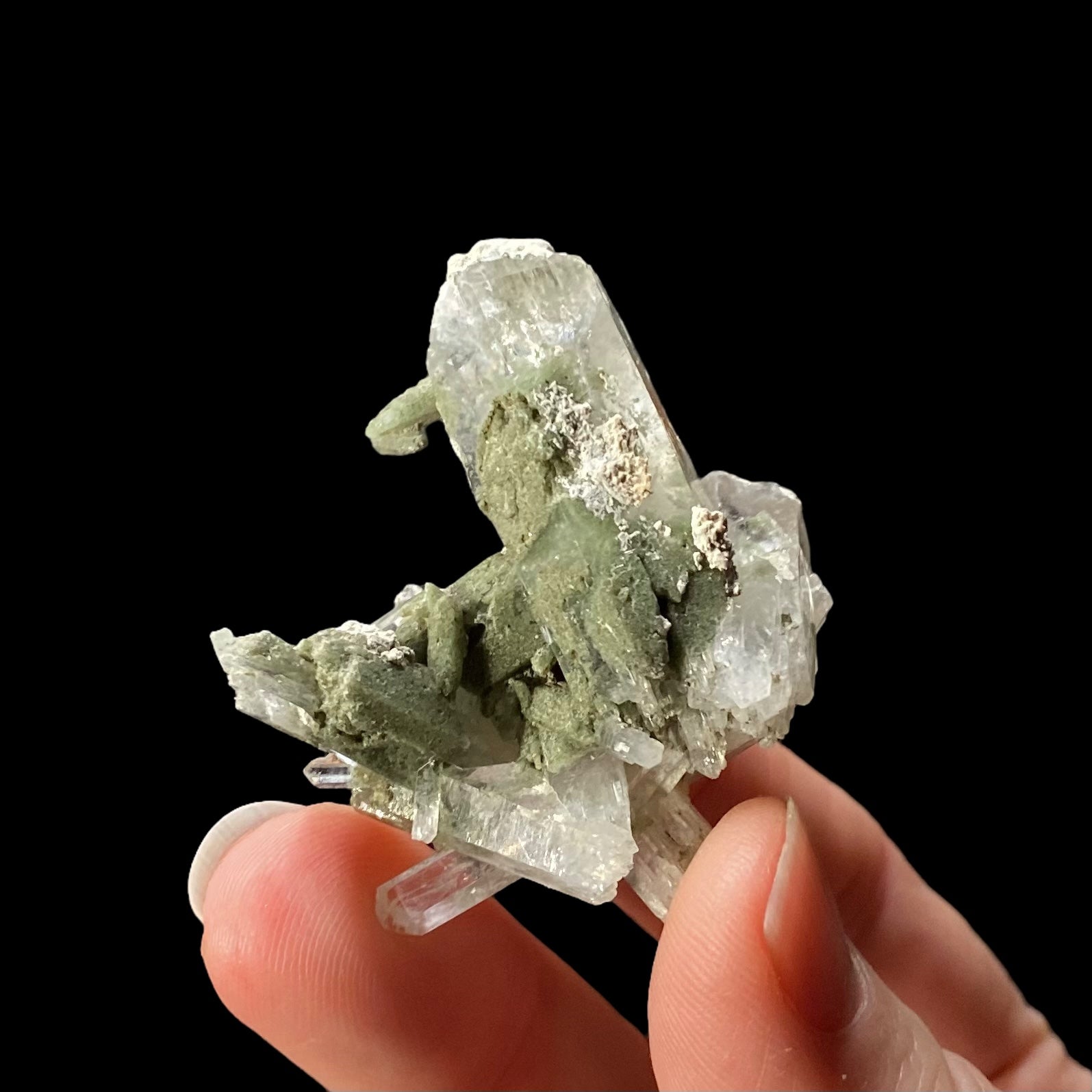 Chlorite Included Quartz Cluster