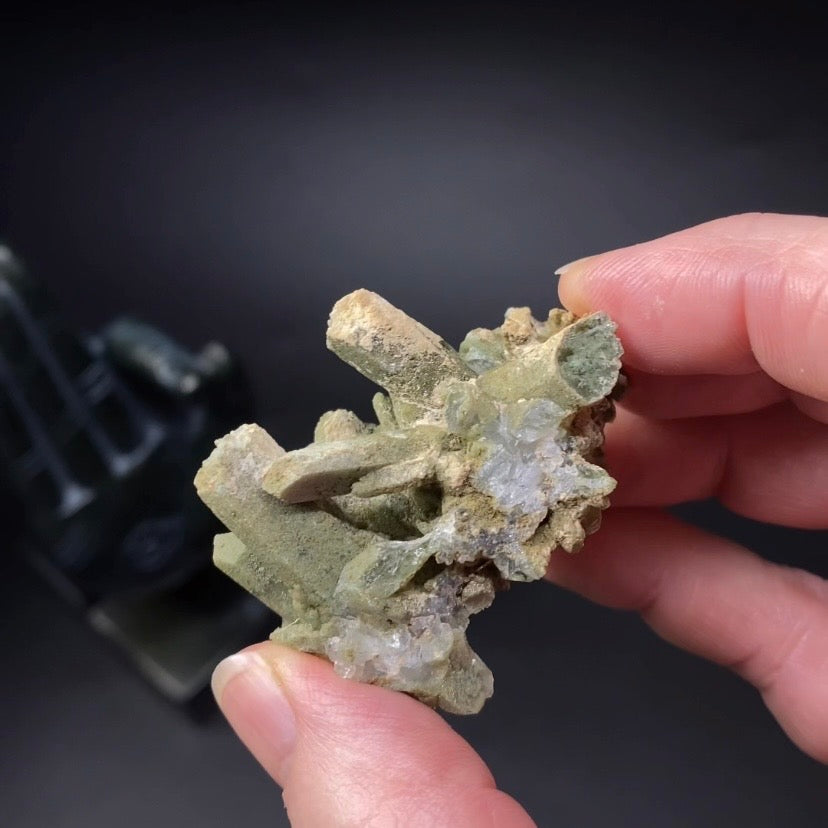 Chlorite Included Quartz Cluster