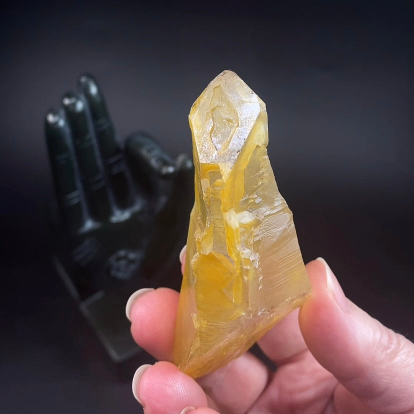 Natural Golden Healer Window Quartz Crystal with Yellow Iron Oxide Surface Coating