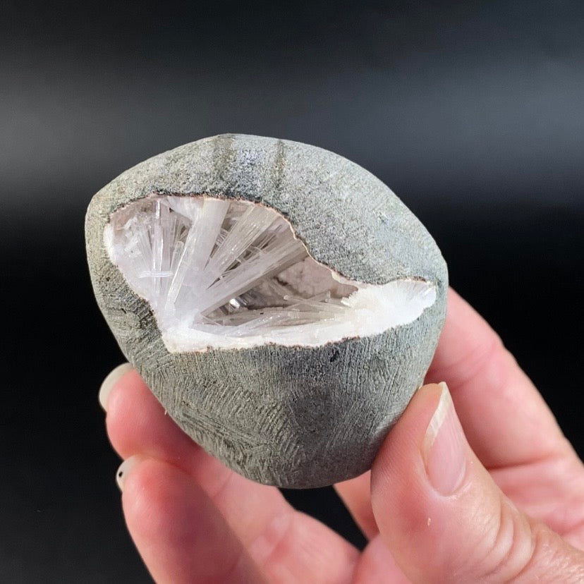Radiating Scolecite Crystals with Mordenite in Trimmed Basalt Pocket
