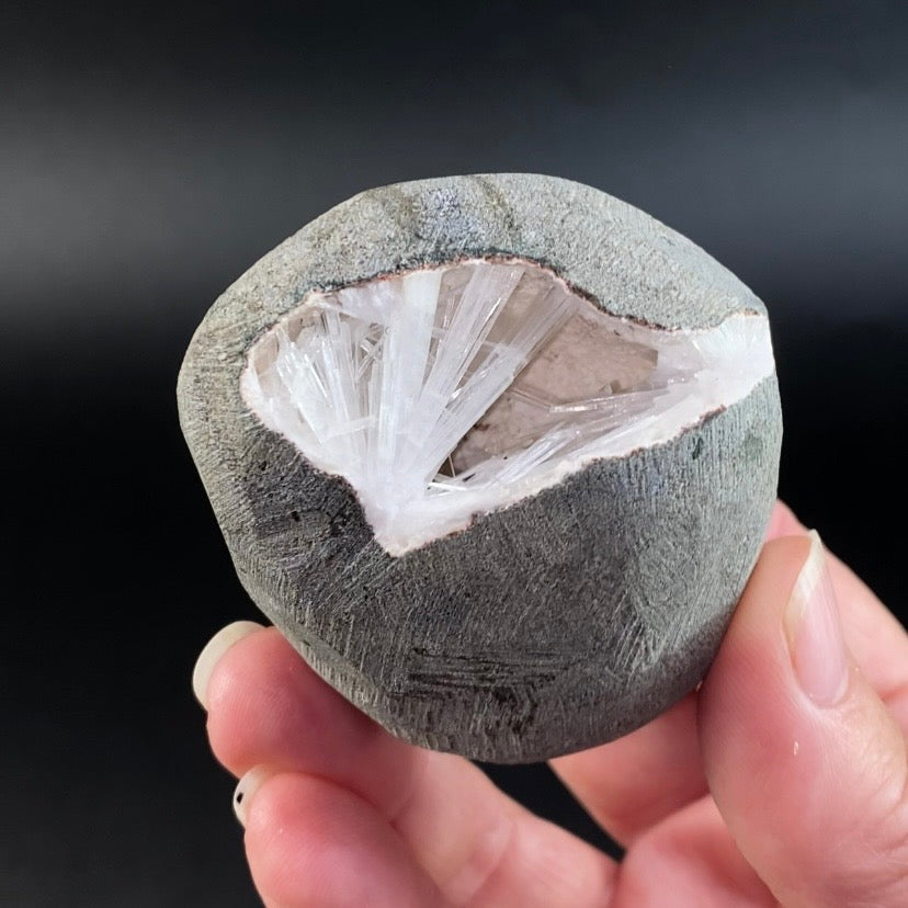 Radiating Scolecite Crystals with Mordenite in Trimmed Basalt Pocket