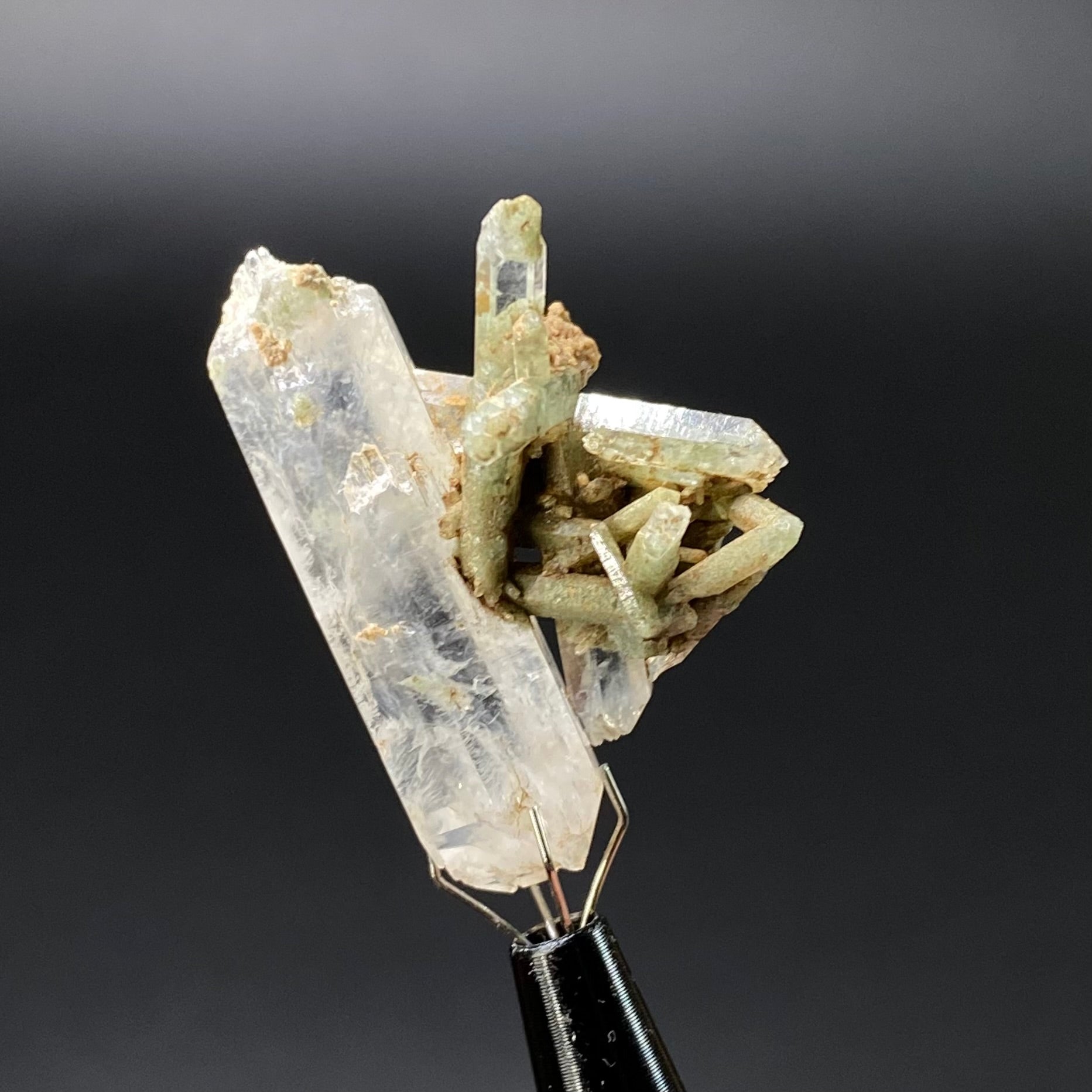 Chlorite Included Quartz Cluster