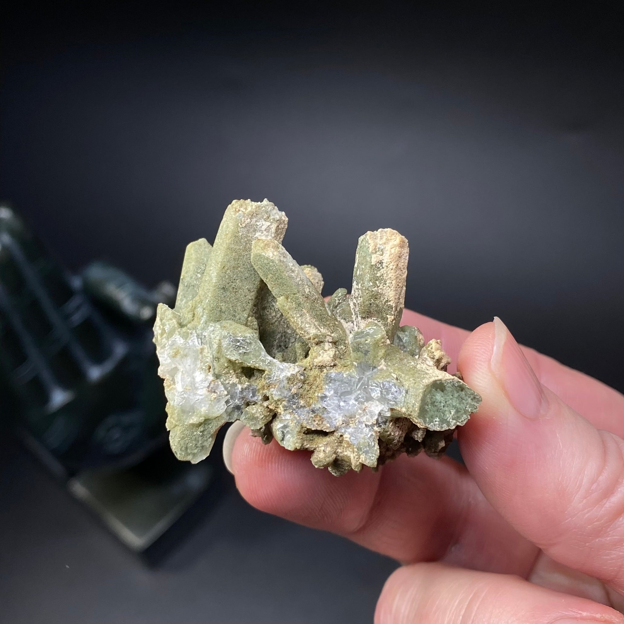 Chlorite Included Quartz Cluster