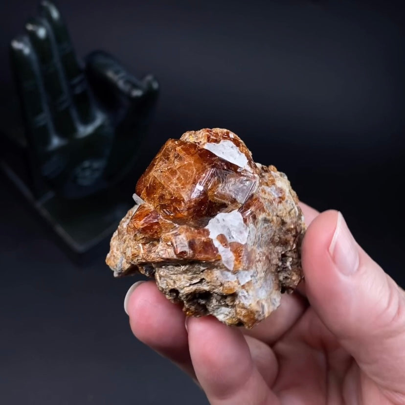 Hessonite Garnets on Fine-Grained Garnet and Quartz Matrix