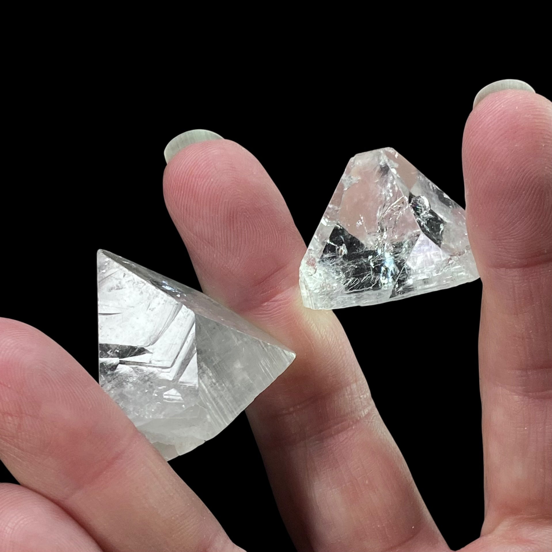 ONE Clear Apophyllite Crystal Point with Brilliant Luster, Four Sizes Available