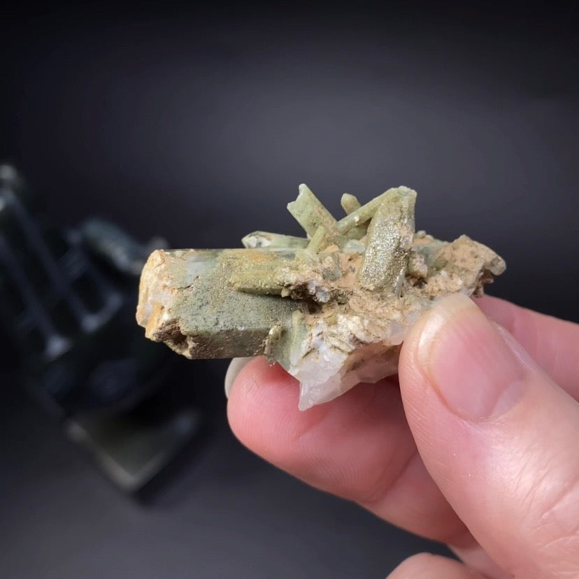 Chlorite Included Quartz Cluster