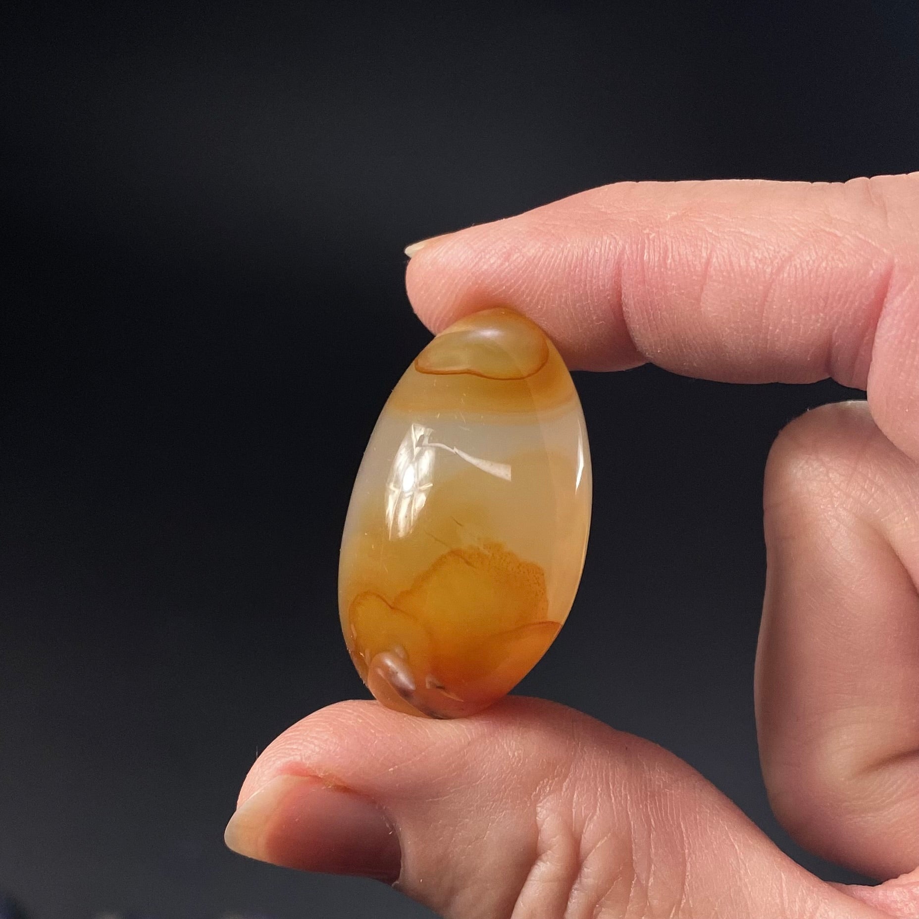ONE Agate Tumbled Stone