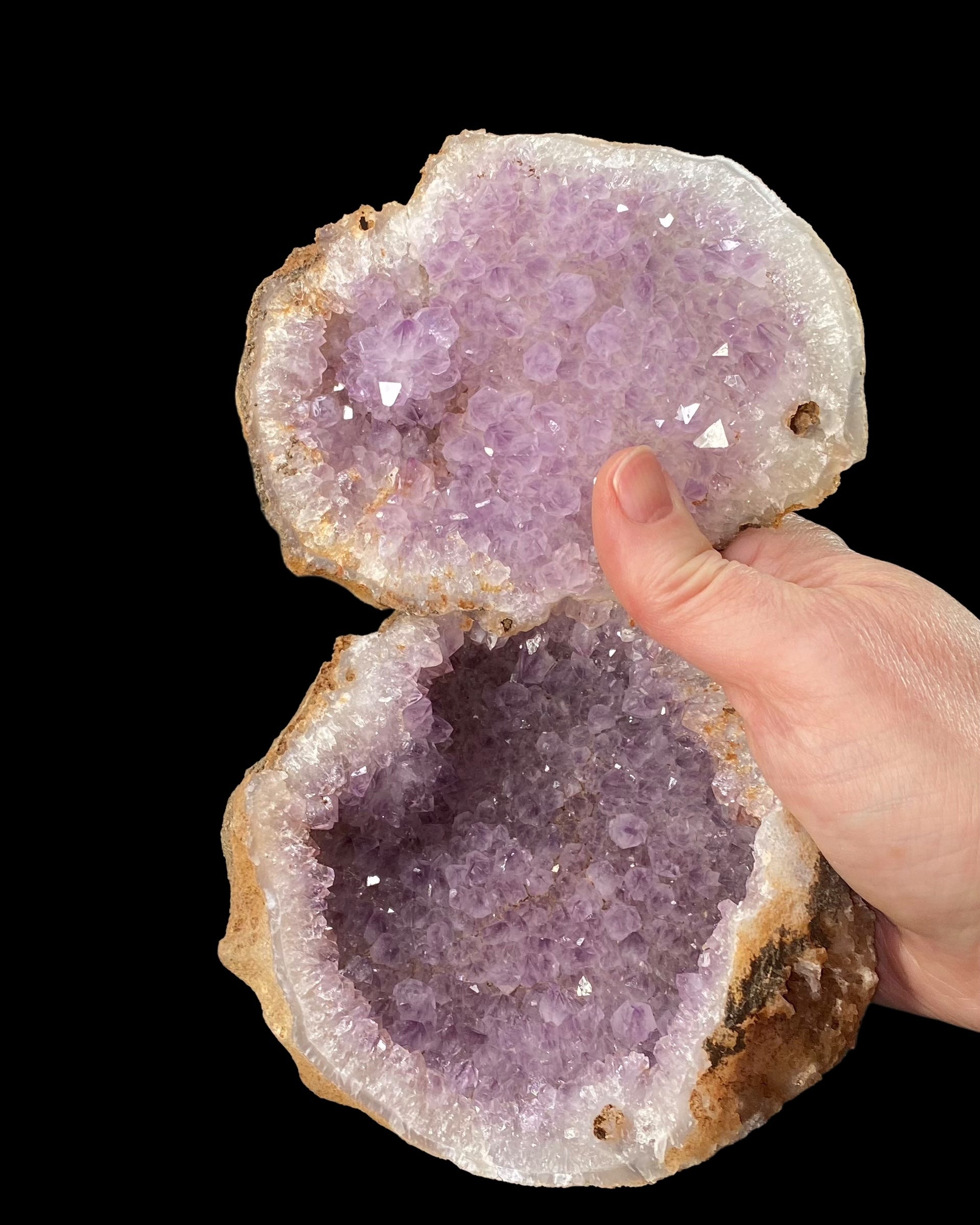 Complete Purple Amethyst Geode from Maharashtra, India