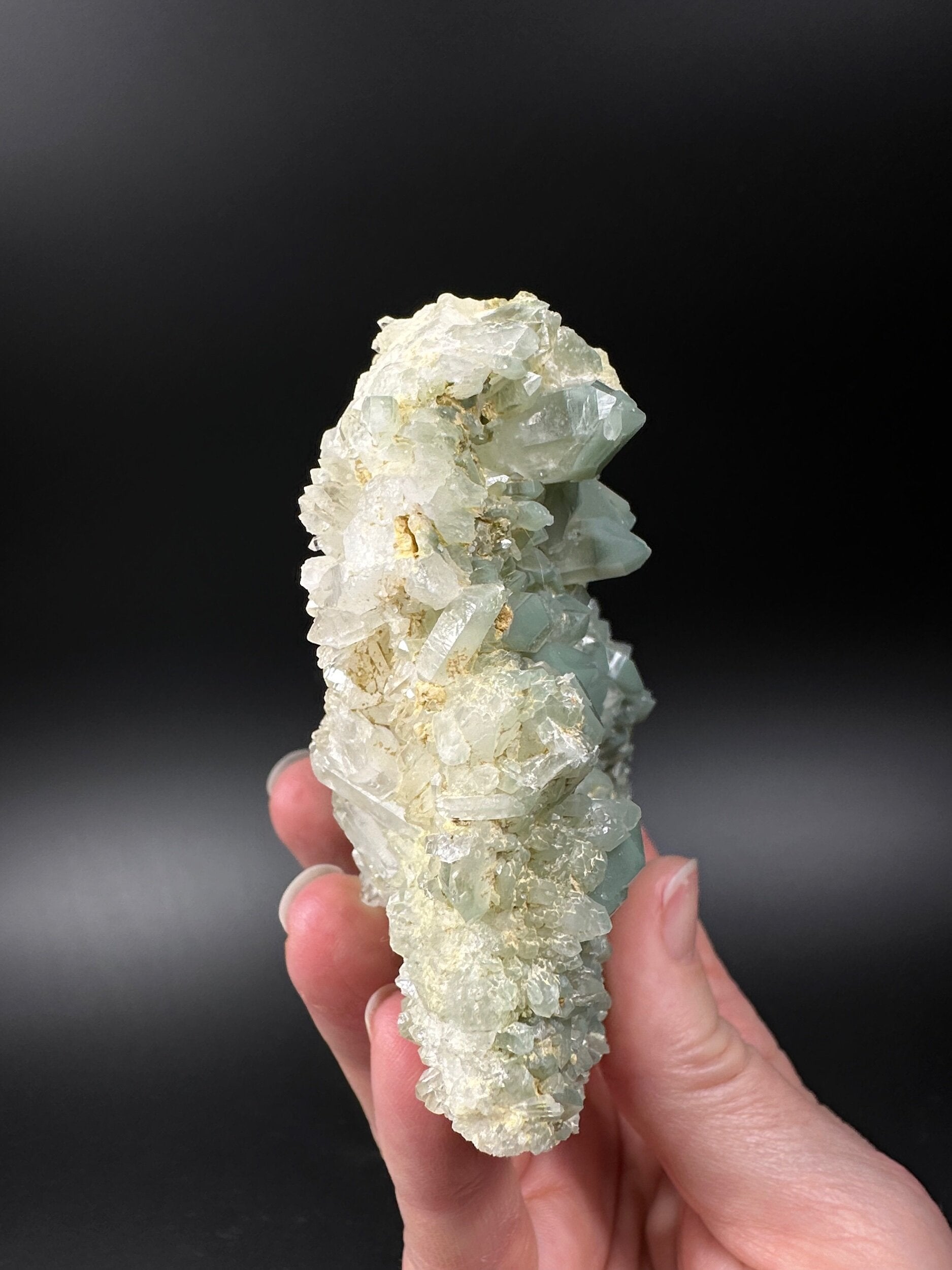 Chlorite Included Quartz Cluster