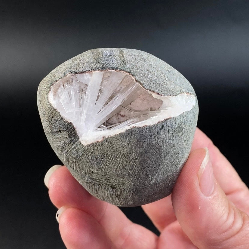Radiating Scolecite Crystals with Mordenite in Trimmed Basalt Pocket