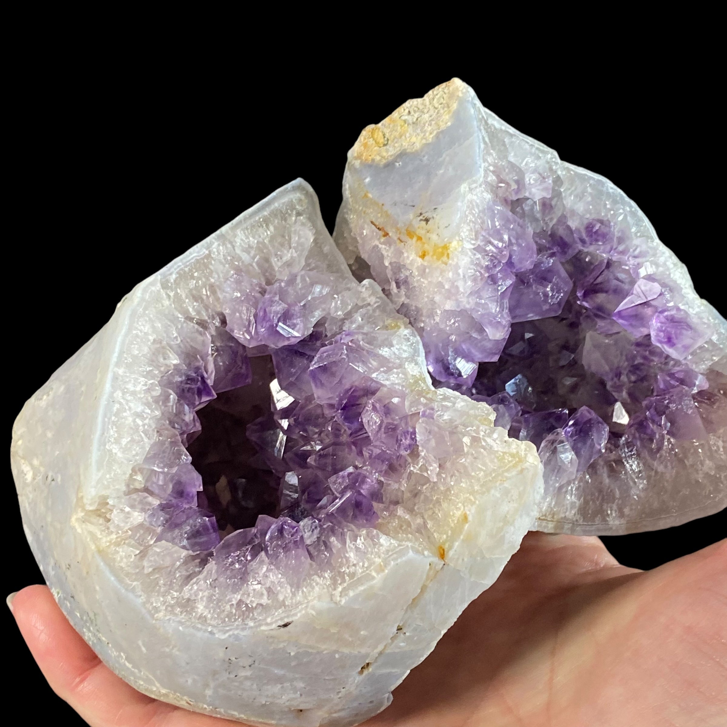 Complete Amethyst Geode from Maharashtra, India