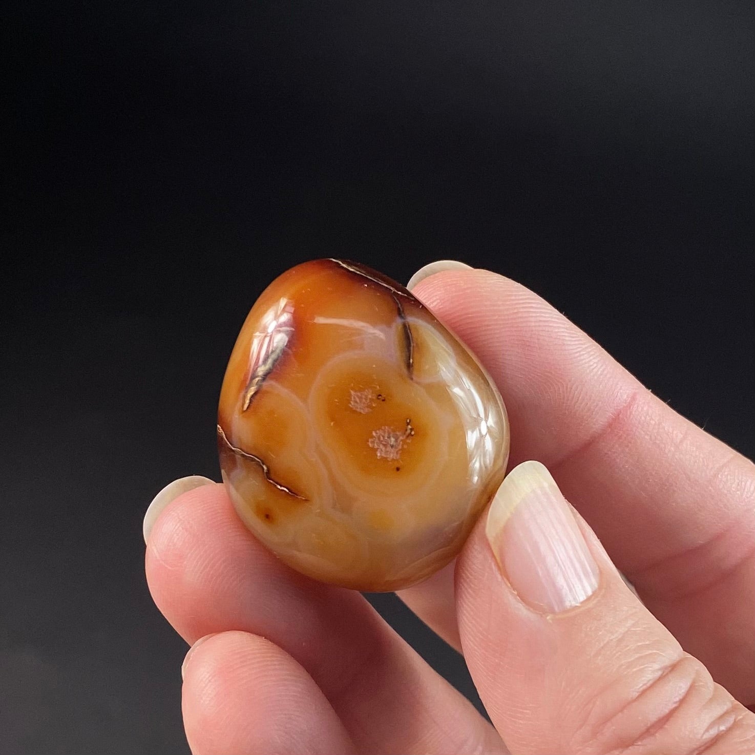 ONE Carnelian Agate Tumbled Stone