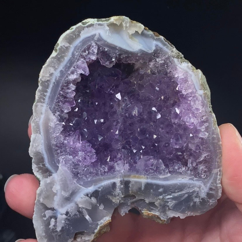 Complete Amethyst Geode from Maharashtra, India