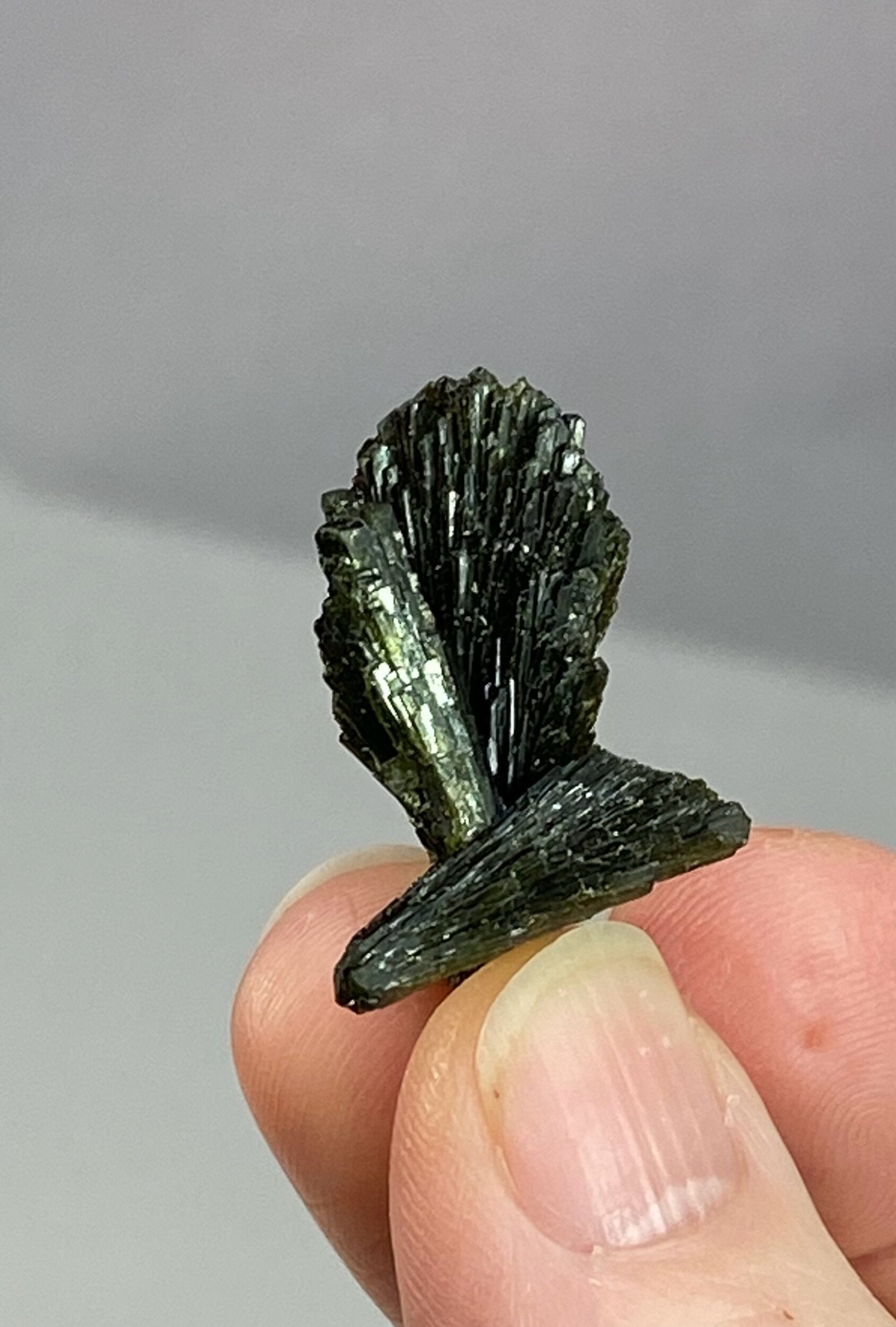 ONE Epidote Fan Crystal Cluster from Kharan, Balochistan, Pakistan