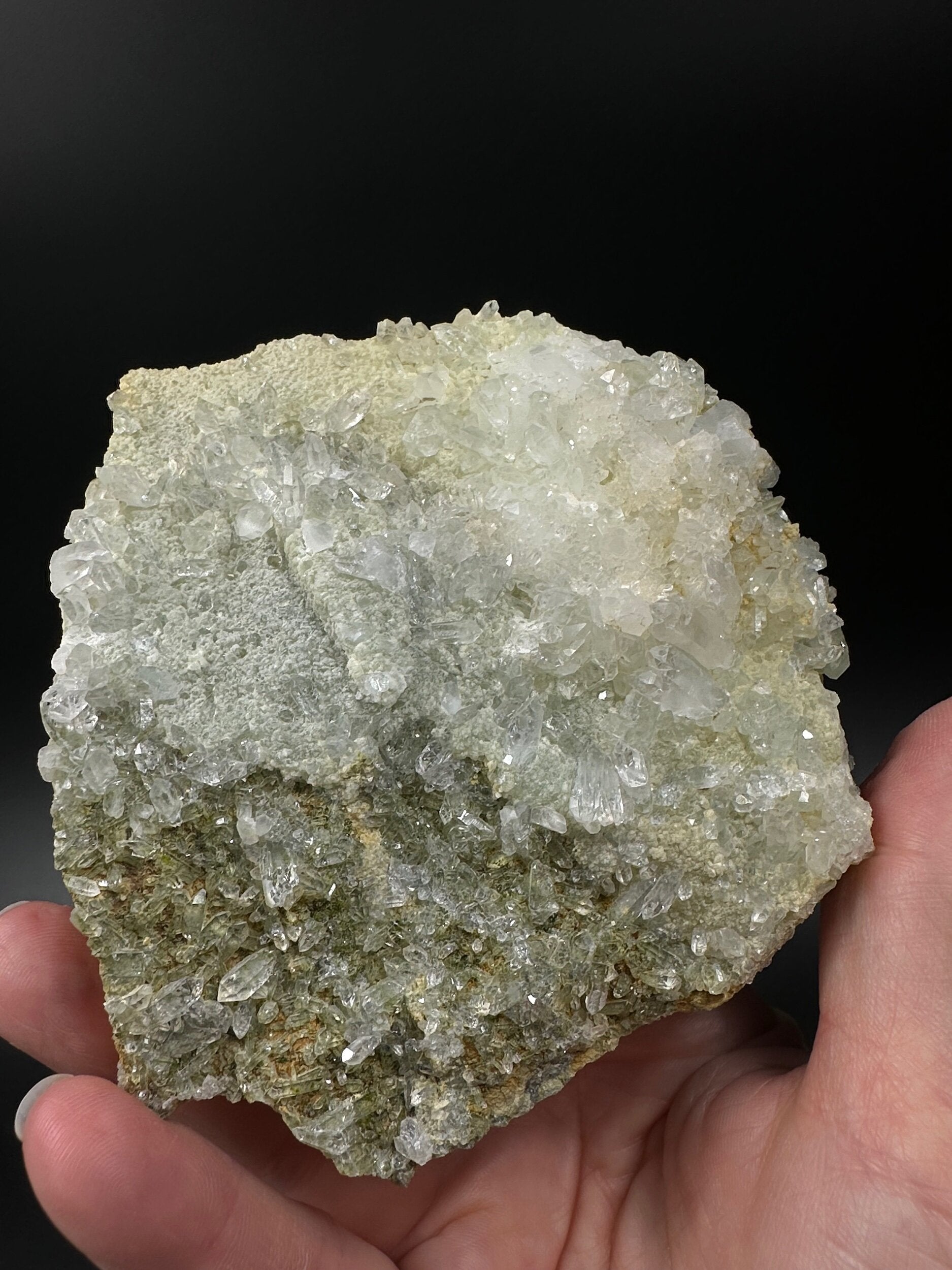 Chlorite Included Quartz Cluster