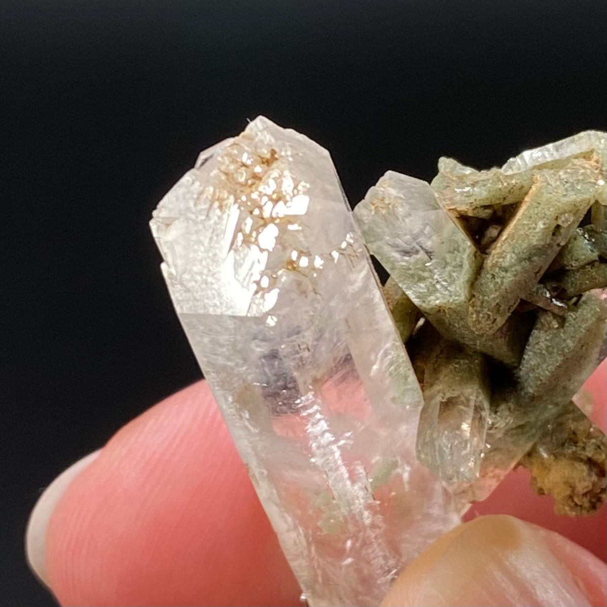 Chlorite Included Quartz Cluster