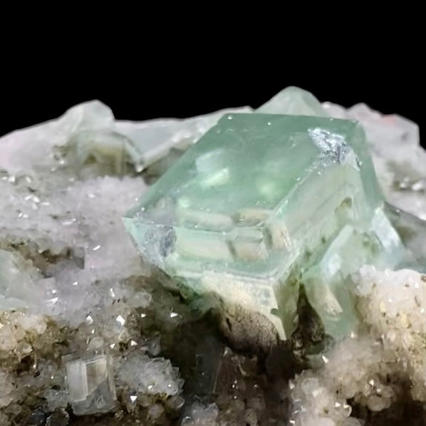 Clear Green Cubic Fluorite on Druzy Quartz, Xianghualing Mine, China
