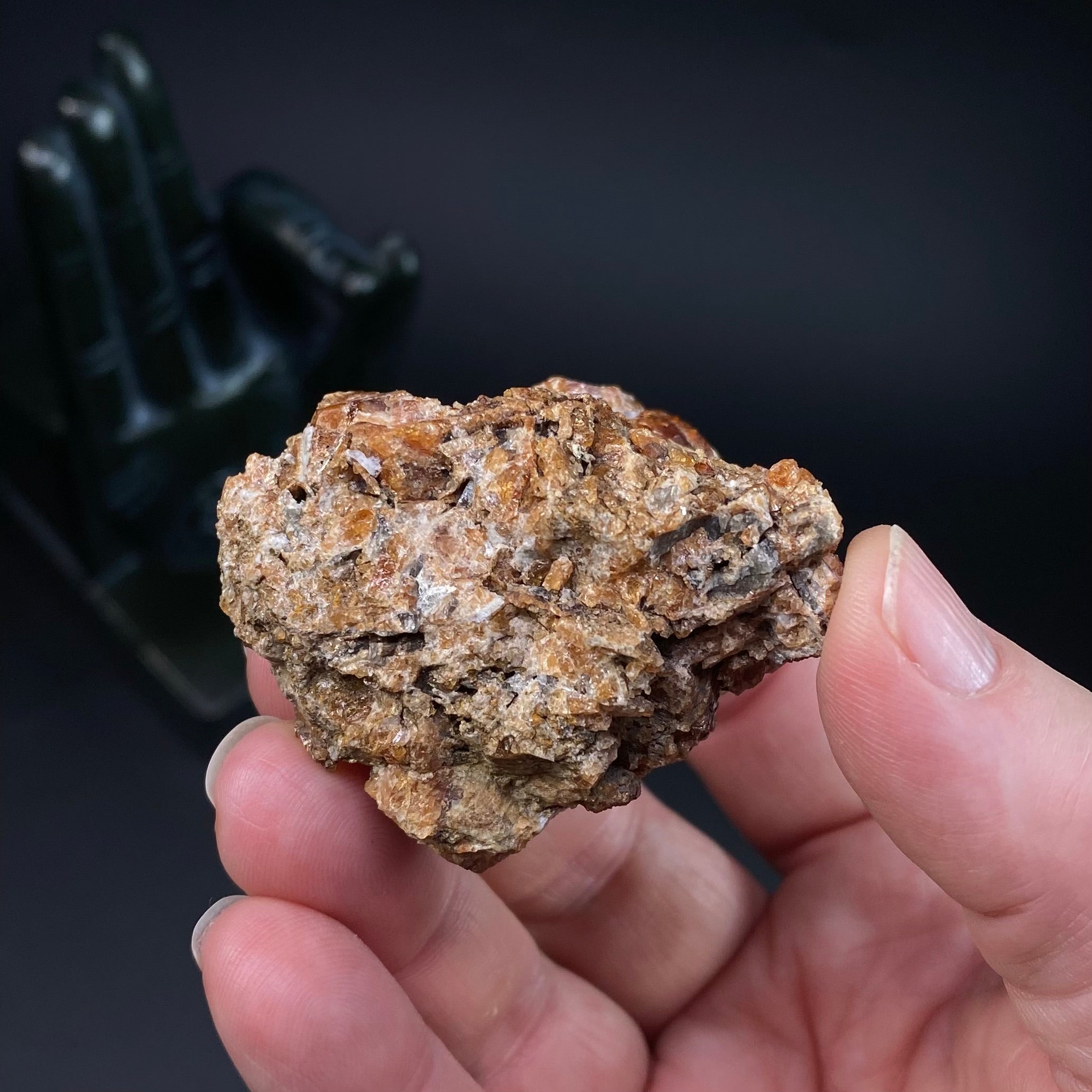 Hessonite Garnets on Fine-Grained Garnet and Quartz Matrix