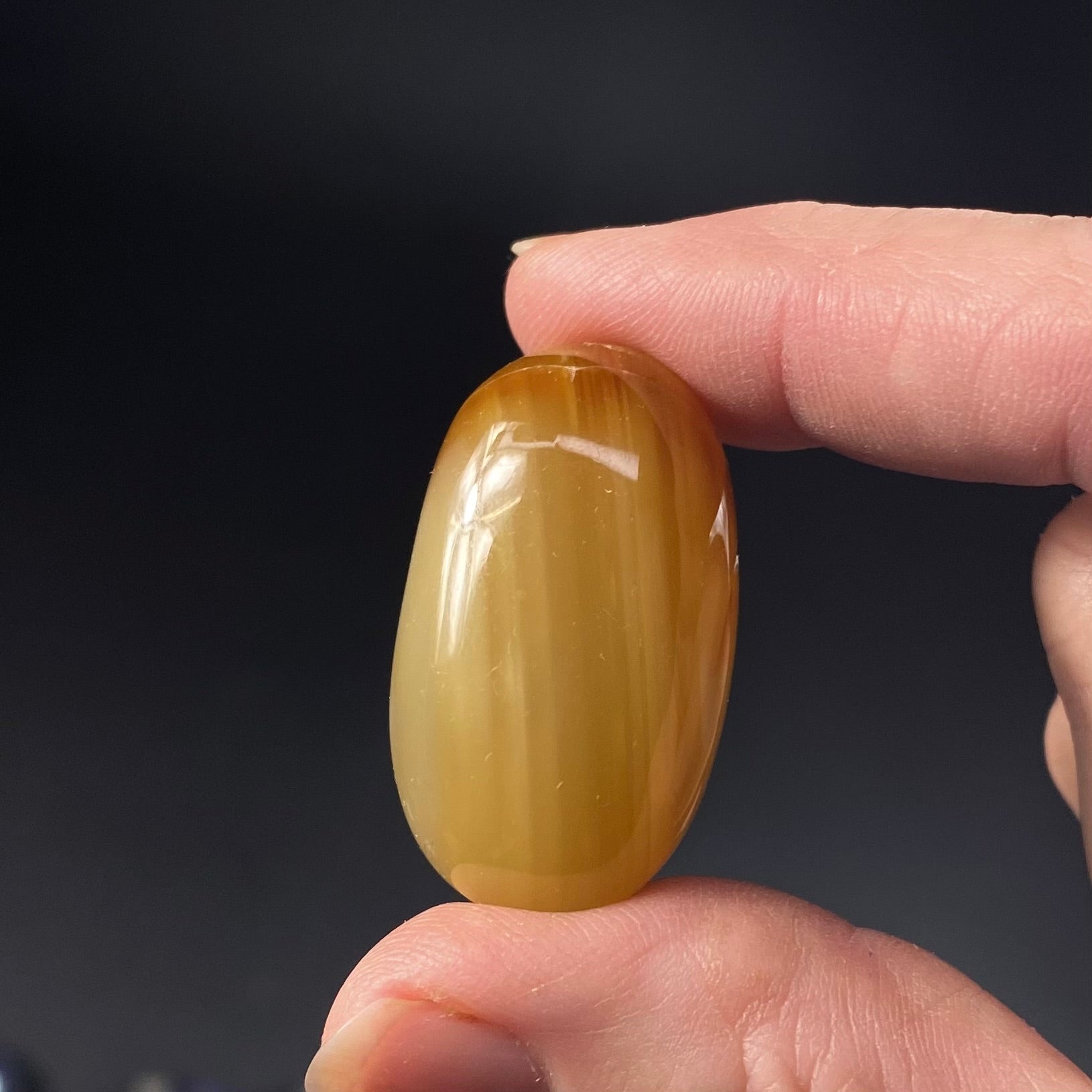 ONE Agate Tumbled Stone