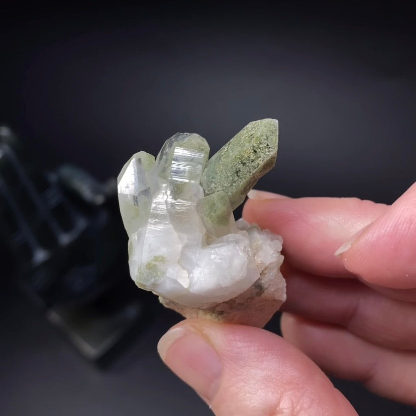 Chlorite Included Quartz Cluster