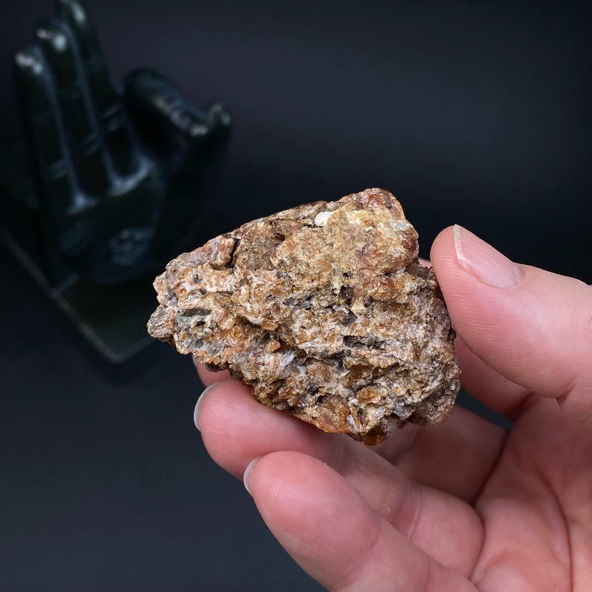 Hessonite Garnets on Fine-Grained Garnet and Quartz Matrix