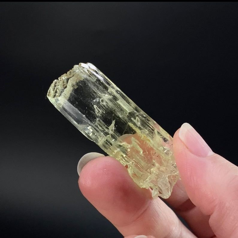 Grade A Yellow Triphane Spodumene Crystal Yellow Kunzite