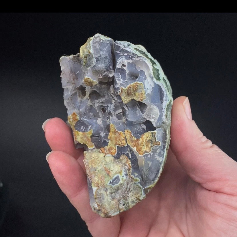 Complete Amethyst Geode from Maharashtra, India