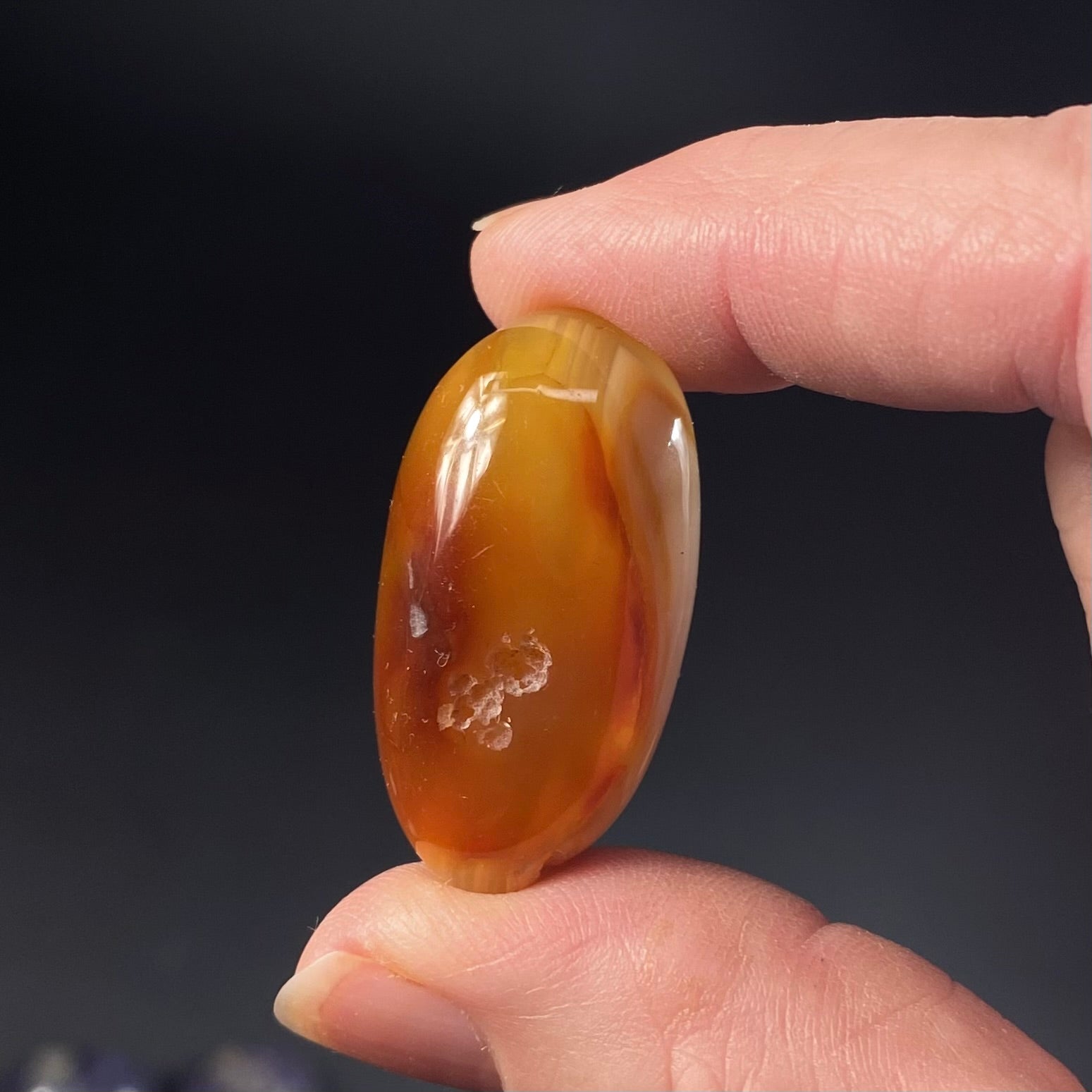 ONE Agate Tumbled Stone